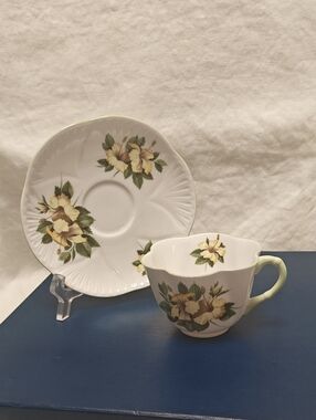 Vintage Shelley Hibiscus Fine China Teacup & Saucer – Yellow Floral Pattern